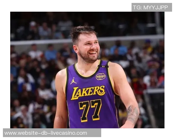 东契奇狂砍45分8助攻老詹达成里程碑浓眉双双助湖人击败独行侠