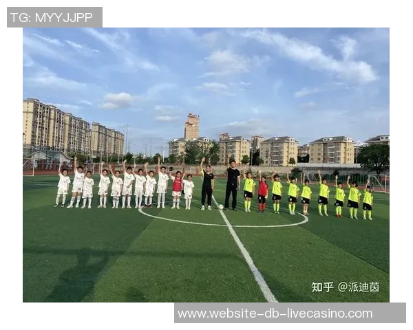 富力迎战汉堡强强对话期待精彩较量展现足球魅力与激情